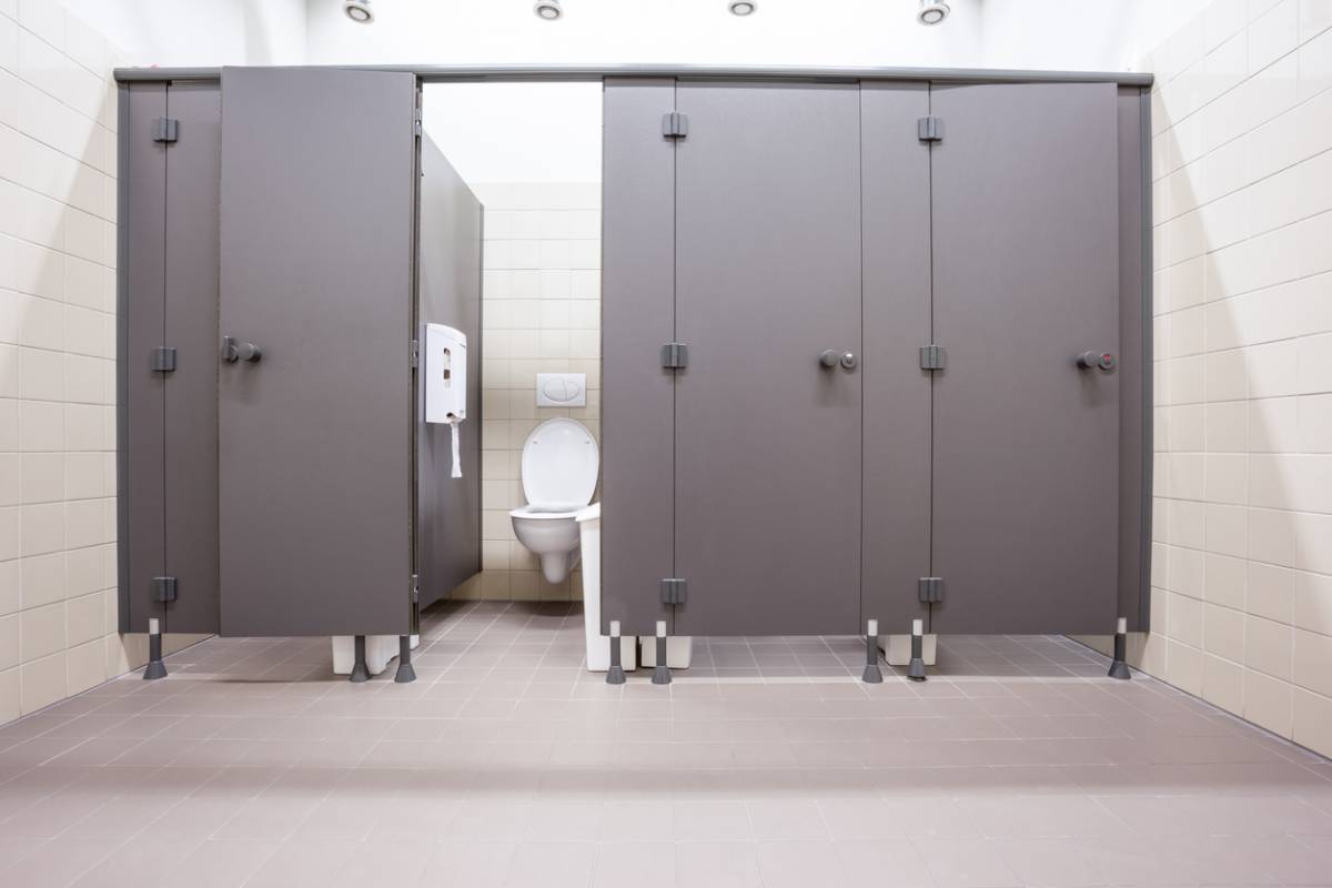 équipements pour toilettes publiques